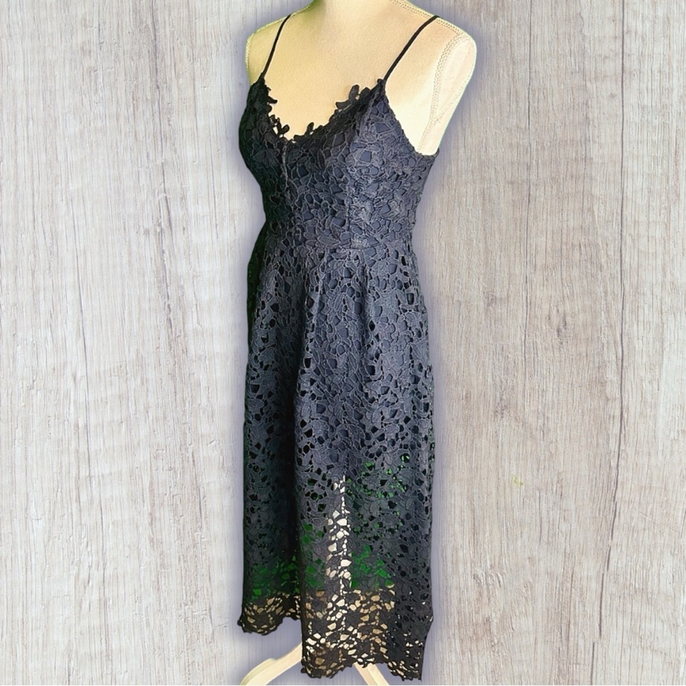 ASTR The Label Navy Blue ‘Lace Illusion Midi Dress’ Size Small - Picture 14 of 16